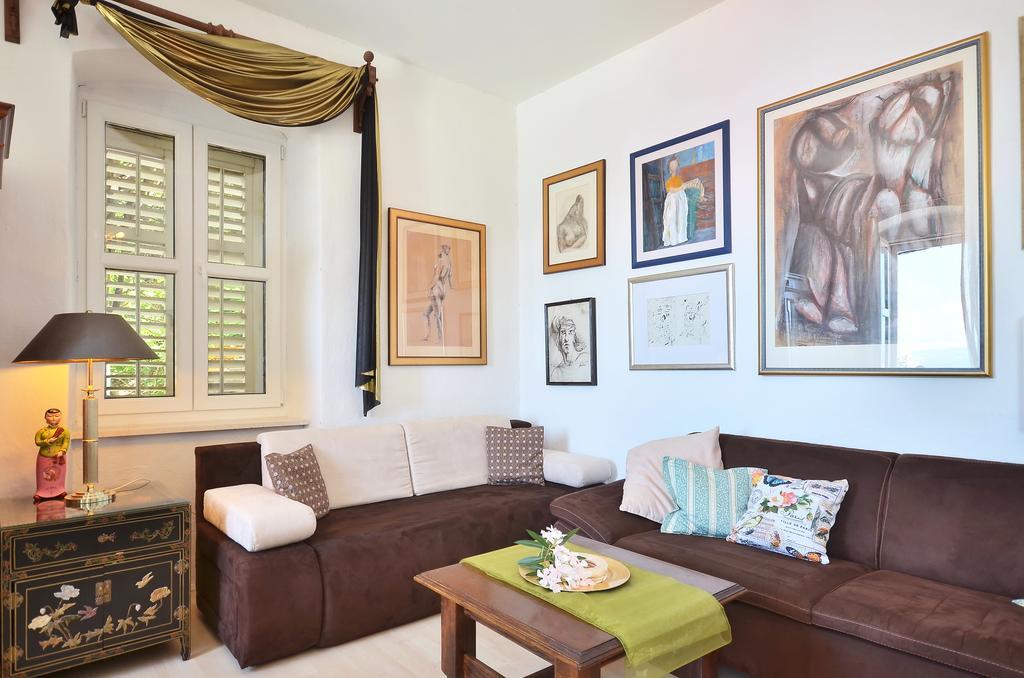 Apartment Pere S Mora Mimice Rom bilde