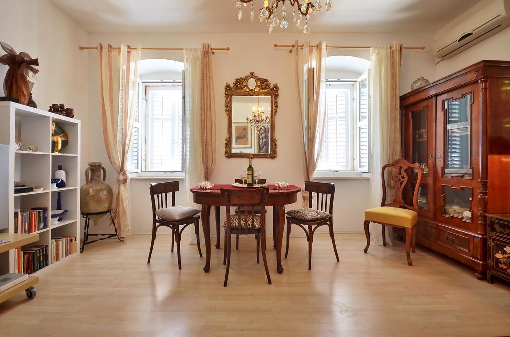Apartment Pere S Mora Mimice Rom bilde