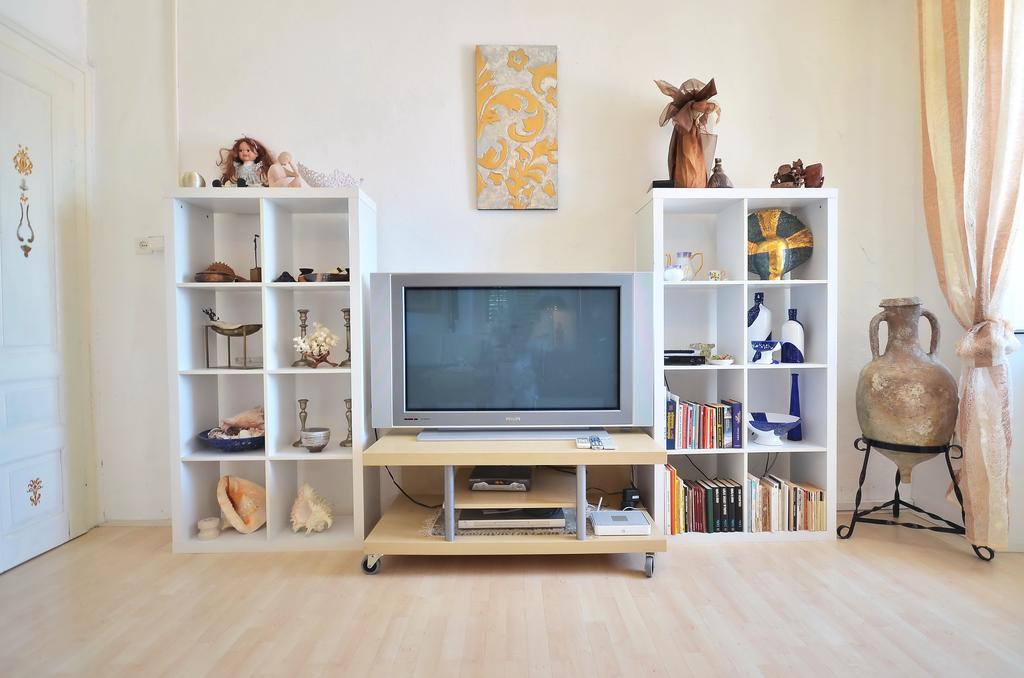 Apartment Pere S Mora Mimice Rom bilde