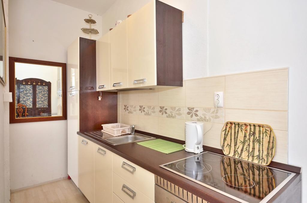 Apartment Pere S Mora Mimice Rom bilde