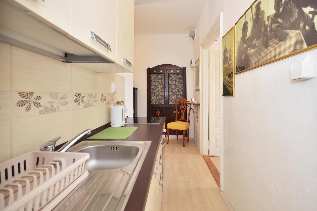 Apartment Pere S Mora Mimice Rom bilde