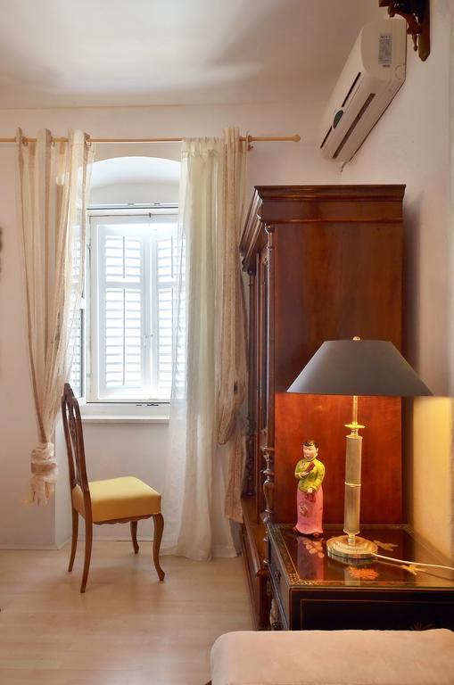 Apartment Pere S Mora Mimice Rom bilde