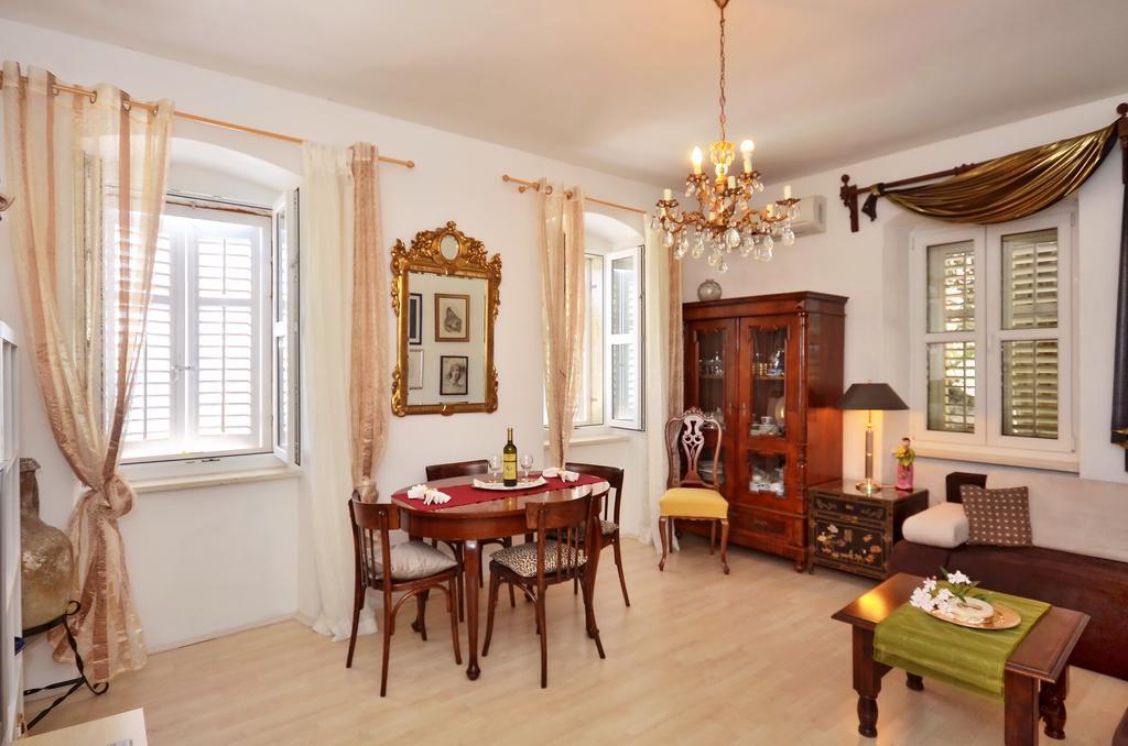 Apartment Pere S Mora Mimice Rom bilde