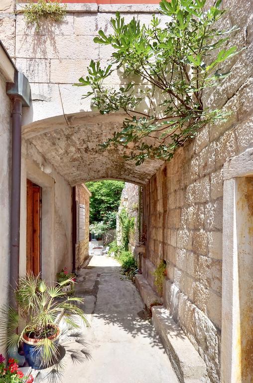 Apartment Pere S Mora Mimice Rom bilde
