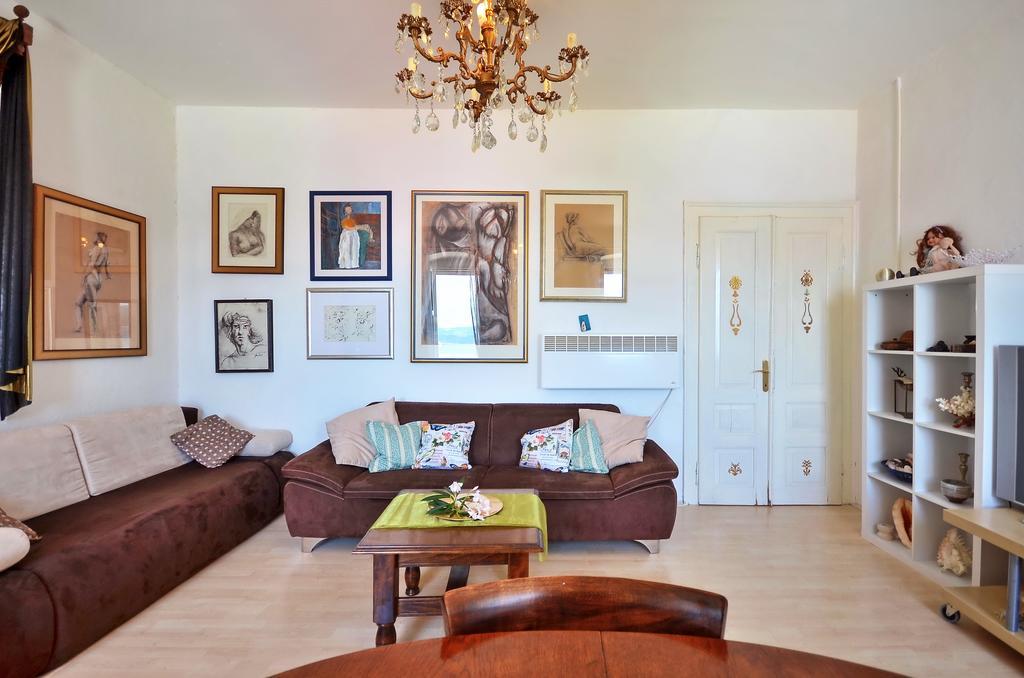 Apartment Pere S Mora Mimice Rom bilde